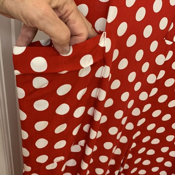 Eien Size Medium 100% Rayon red & white polkadot jumpsuit with side slits. - Picture 9 of 15